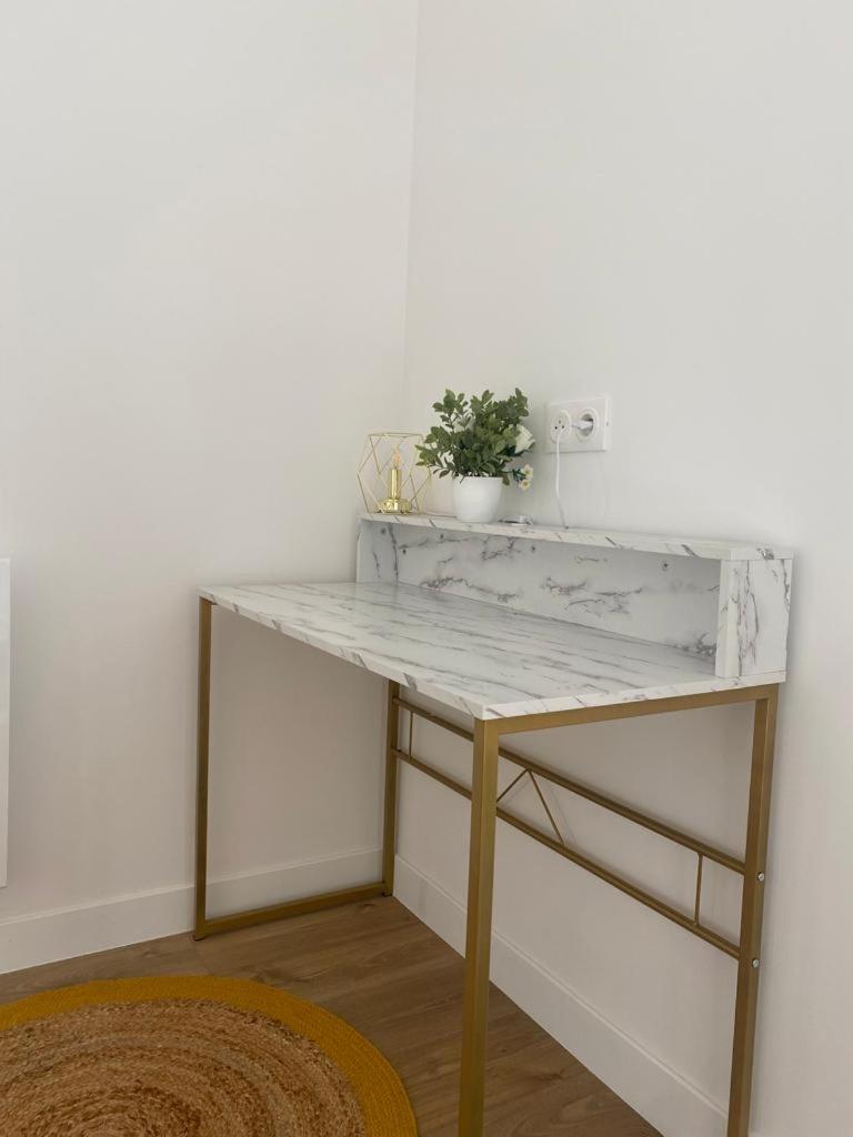 Elegance & Confort Au Coeur De Cholet ! Bagian luar foto